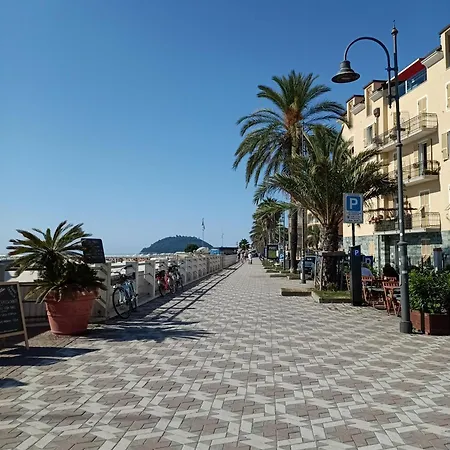 Casa Riviera Seaside * Albenga