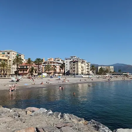 Casa Riviera Seaside Apartment Albenga